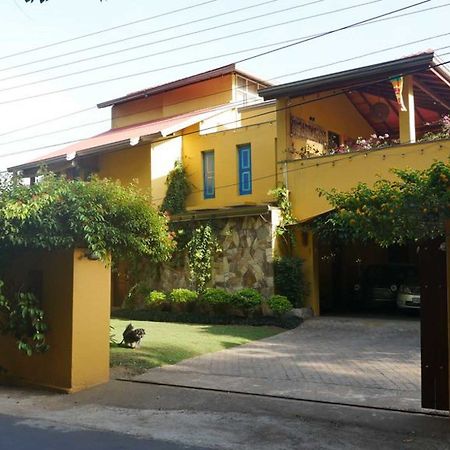 Yoho Home Away Home Kandy Exterior photo